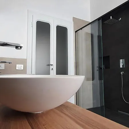 Bed & Breakfast La Corte Antica - Maggiore 4*