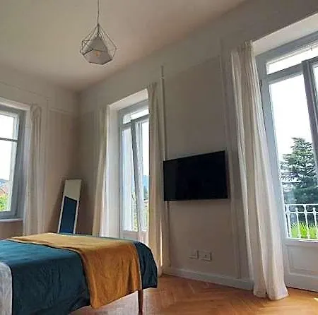La Corte Antica - Maggiore Bed & Breakfast 4*