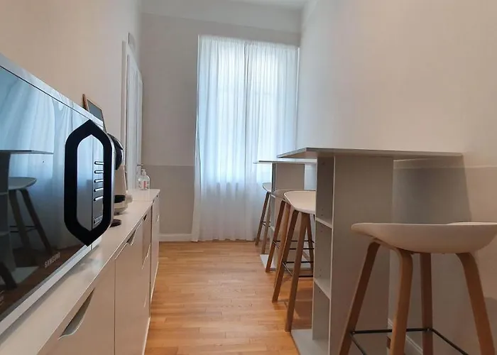 La Corte Antica - Maggiore ベッド・アンド・ブレックファスト